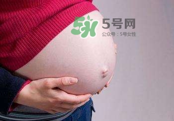 孕期可以蹲著上廁所嗎？孕期上廁所會(huì)壓到寶寶嗎？