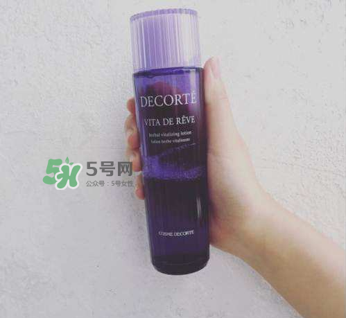 德妃紫蘇水和黛珂紫蘇水哪個好？德妃紫蘇水和黛珂紫蘇水對比