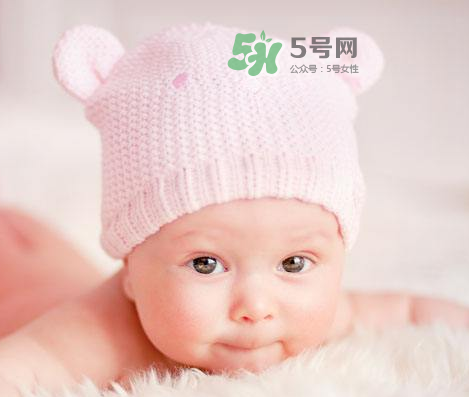 立秋后寶寶要穿什么衣服？立秋后寶寶要穿襪子嗎？