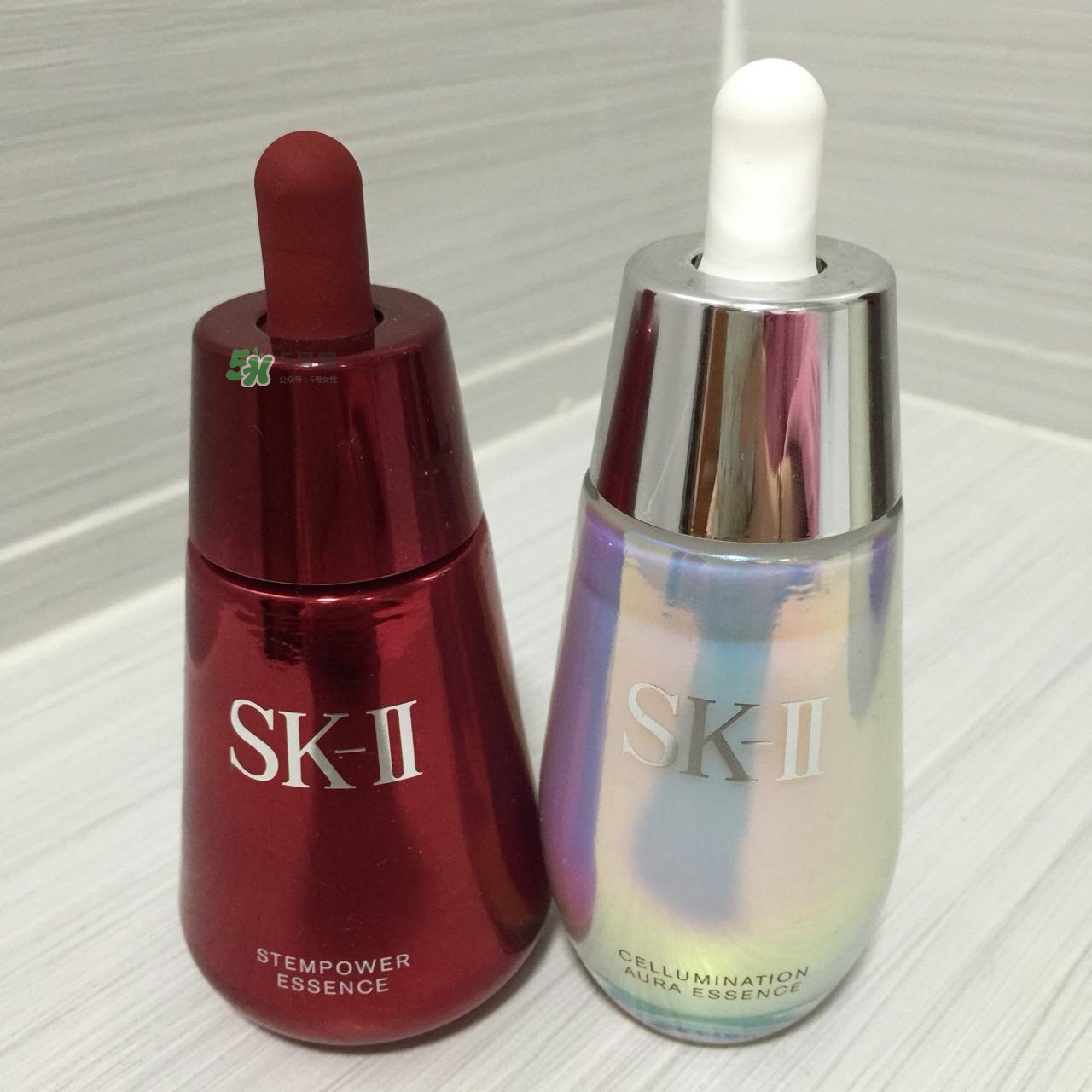 sk2小紅瓶和小燈泡精華哪個好？sk2小燈泡和小銀瓶精華區(qū)別