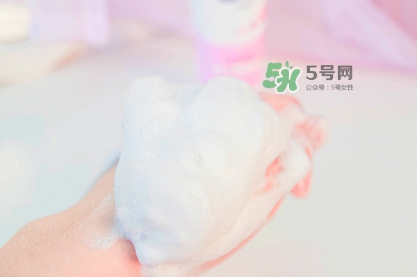 碧柔卸妝潔面乳好用嗎？碧柔卸妝潔面乳怎么用？