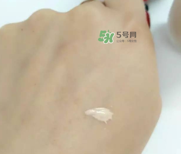 玫珂菲水粉霜怎么樣？玫珂菲全新雙用水粉霜好用嗎？