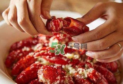 吃小龍蝦什么會得橫紋肌溶解癥？橫紋肌溶解癥嚴重嗎