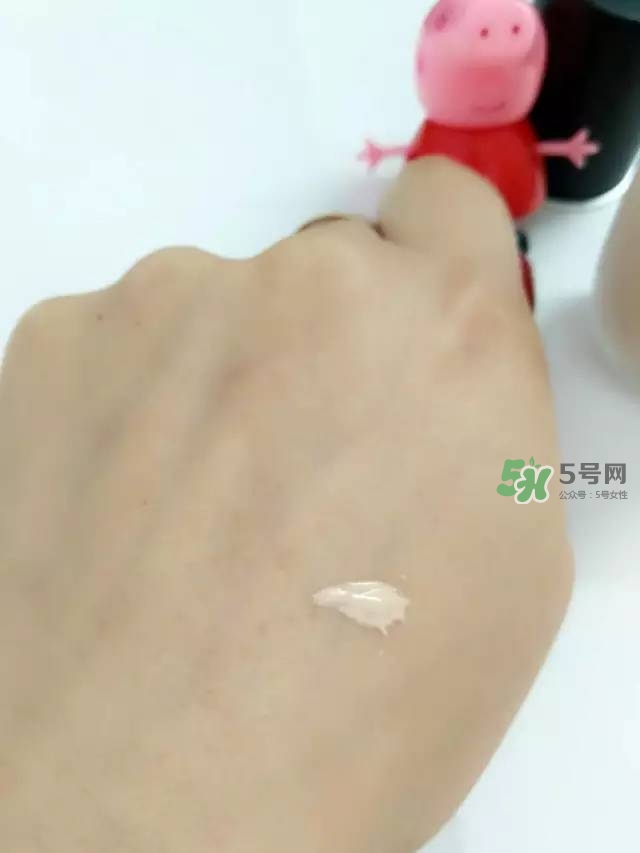 玫珂菲水粉霜怎么樣？玫珂菲全新雙用水粉霜好用嗎？