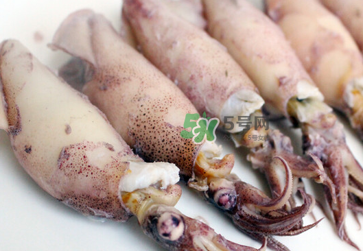 魷魚仔怎么清洗圖解？小魷魚怎么清洗？