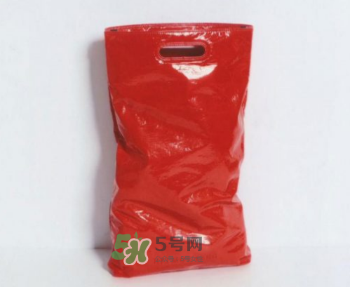 helmut lang垃圾袋包包多少錢(qián)？helmut lang垃圾袋手提包價(jià)格