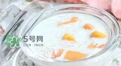 燕窩里面含有激素嗎？燕窩兒童吃了會(huì)不會(huì)性早熟？