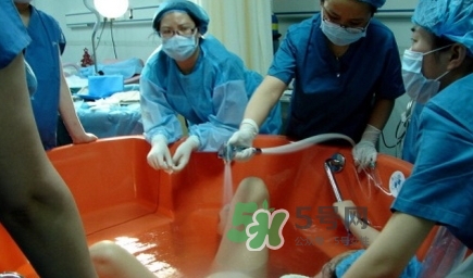 產(chǎn)后媽媽自述：水中分娩是一種什么體驗？