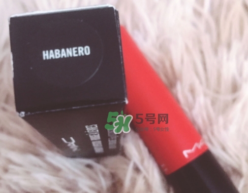 mac魅可立體凝彩唇膏怎么用？魅可立體凝彩唇膏真假辨別