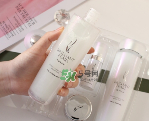 ahc珍珠美白水乳套盒有什么？ahc珍珠美白水乳套裝價(jià)格