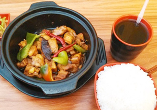 黃燜雞米飯多少錢一份？黃燜雞米飯?zhí)攸c(diǎn)是什么
