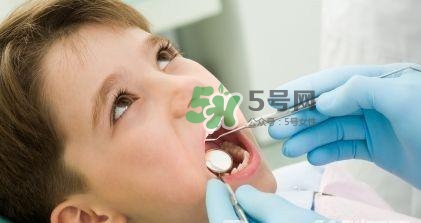怎么防止寶寶長(zhǎng)蛀牙？別讓孩子吃大人的口水
