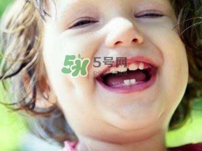 怎么防止寶寶長(zhǎng)蛀牙？別讓孩子吃大人的口水