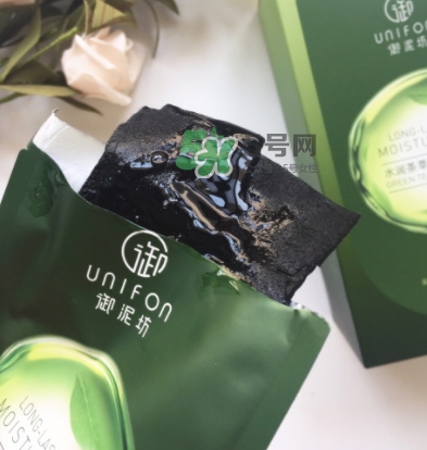 御泥坊水潤茶萃微囊黑面膜怎么用？
