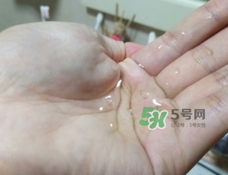御泥坊水潤茶萃微囊黑面膜怎么用？