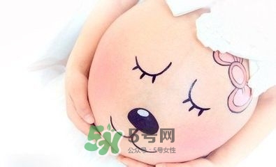 孕晚期肚子硬硬的是怎么回事？孕晚期肚子發(fā)緊發(fā)硬