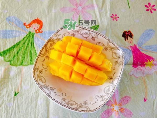 孕晚期能吃芒果嗎？孕晚期吃了很多芒果對(duì)胎兒好嗎？