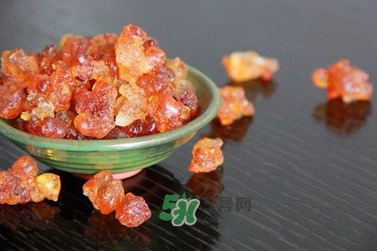 桃膠哪里有賣的？哪里產(chǎn)的桃膠最好