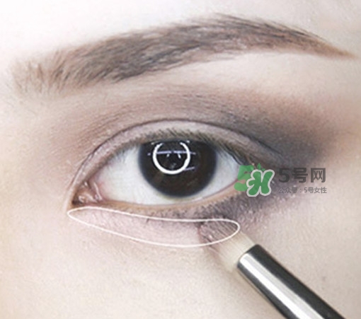 煙熏妝怎么畫？煙熏妝的畫法步驟圖解