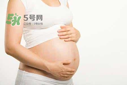 孕婦睡覺能伸懶腰嗎？孕婦睡覺伸懶腰對胎兒有什么影響？