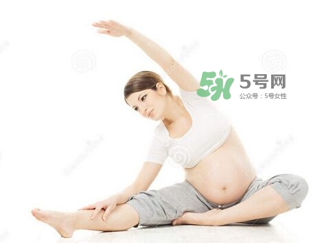 孕婦睡覺能伸懶腰嗎？孕婦睡覺伸懶腰對胎兒有什么影響？