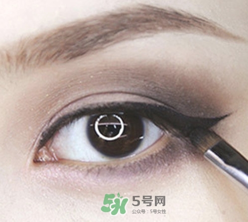 煙熏妝怎么畫？煙熏妝的畫法步驟圖解