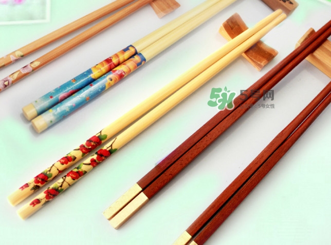 木筷子可以放消毒柜嗎？木筷子和竹筷子哪個好