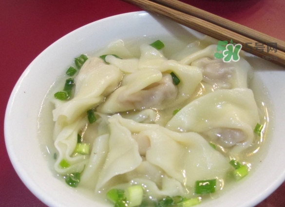 抄手是餛飩嗎？餛飩和抄手有什么區(qū)別