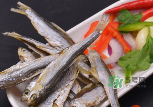 刁子魚是秋刀魚嗎？刁子魚是海魚嗎？