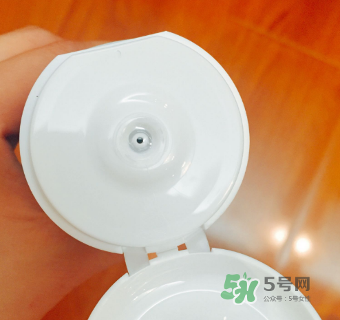 理膚泉潔面啫喱怎么樣？理膚泉潔面啫喱好用嗎？
