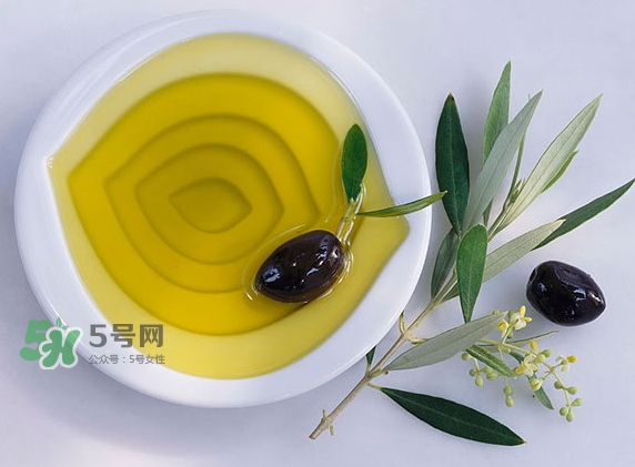 橄欖油豐胸效果怎么樣？橄欖油的豐胸方法