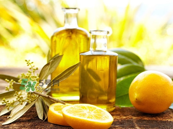 橄欖油豐胸效果怎么樣？橄欖油的豐胸方法