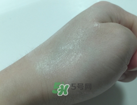 hr黑繃帶對痘痘有用嗎？赫蓮娜黑繃帶面霜使用心得