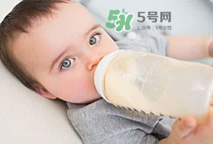 母乳和奶粉能混在一起吃嗎？母乳和奶粉混合喂養(yǎng)好嗎？