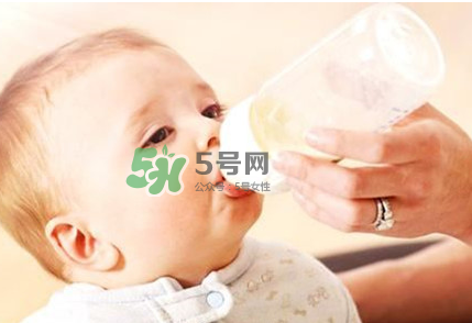 母乳和奶粉能混在一起吃嗎？母乳和奶粉混合喂養(yǎng)好嗎？