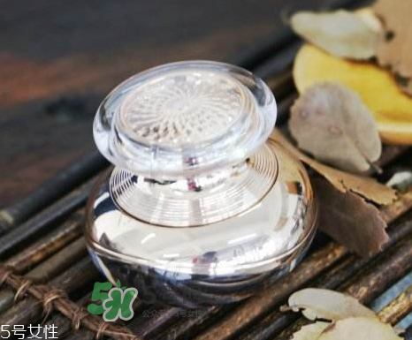 夢詩麗天璽瓊珍玉顏膏怎么樣？夢詩麗天璽膏有激素嗎？