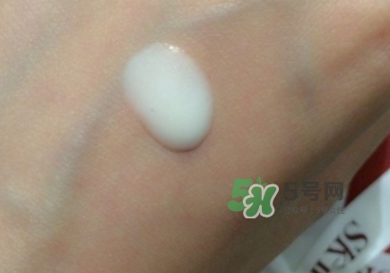 神仙水和小燈泡哪個好？神仙水和小燈泡使用順序