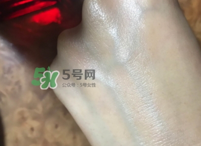 資生堂紅色蜜露是水還是精華？資生堂紅色蜜露是爽膚水嗎