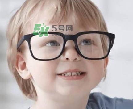 寶寶看電視對(duì)眼睛有影響嗎？寶寶看電視會(huì)近視眼嗎？