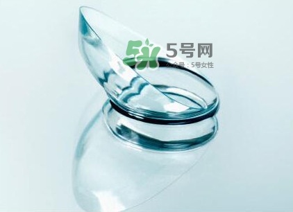 隱形眼鏡日拋是什么意思？隱形眼鏡干了泡開還能用嗎