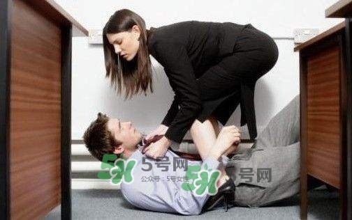 為什么女性遇到性騷擾都選擇容忍？如何懲治性騷擾者？