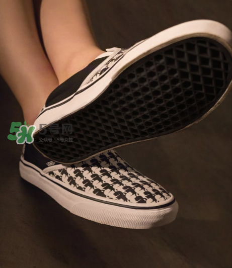 vans與老佛爺karl lagerfeld聯(lián)名系列單品有哪些？