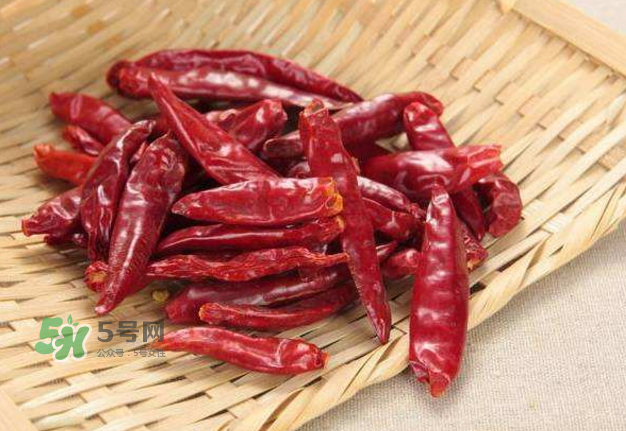 干辣椒怎么炸又香又脆？干辣椒怎么做辣椒油？