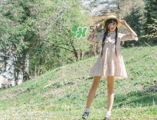 14歲女生胸部變大是正常的嗎？14歲女生的胸多大正常？