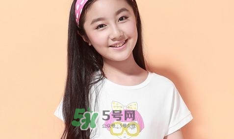 14歲女生胸部變大是正常的嗎？14歲女生的胸多大正常？