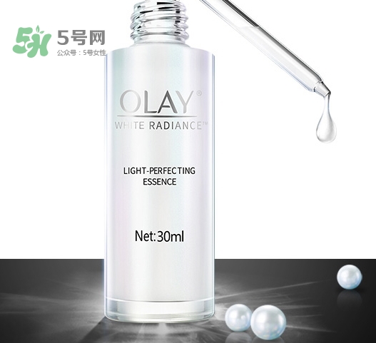 olay玉蘭油小白瓶小綠瓶哪個好？olay小白瓶小綠瓶區(qū)別