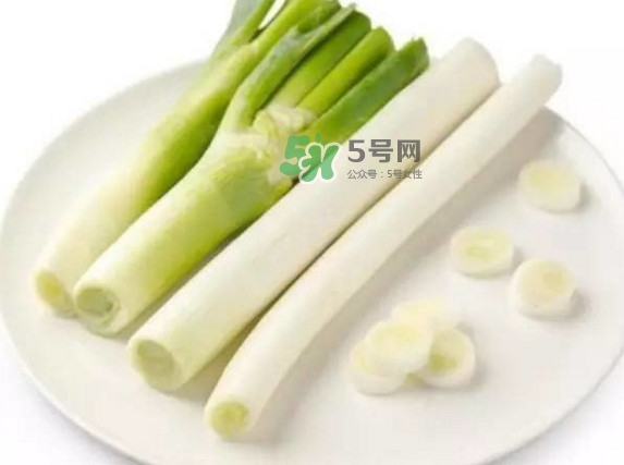 大蔥怎么切不辣眼睛？大蔥怎么做好吃