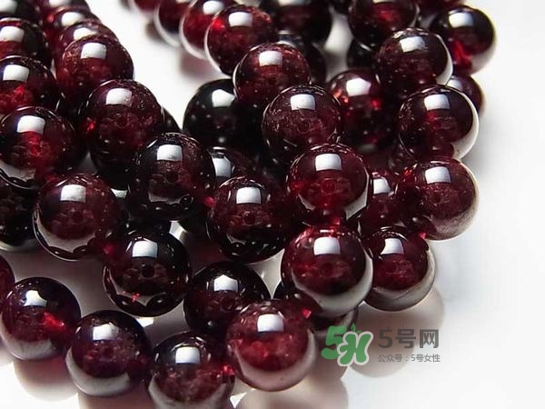 石榴石是什么做的？石榴是是怎么形成的？