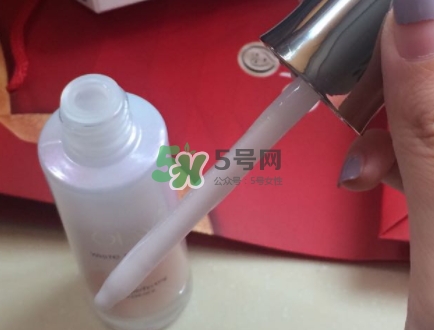 olay小白瓶會長毛嗎？olay小白瓶長黑毛是怎么回事？
