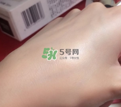 olay小白瓶會長毛嗎？olay小白瓶長黑毛是怎么回事？